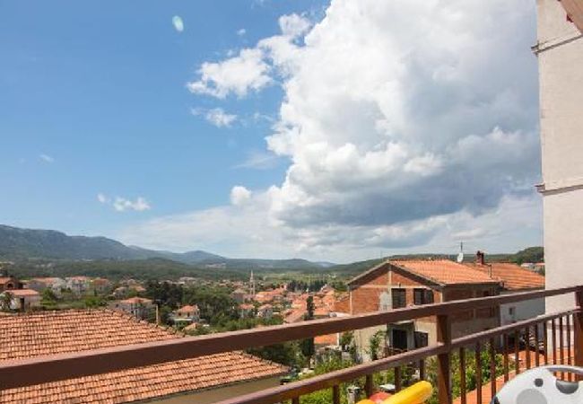 Apartment in Jelsa - Apartment in Jelsa with Balcony, Air condition, WIFI (3621-1) Apartment in Jelsa - Apartment in Jelsa with Balcony, Air condition, WIFI (3621-1)