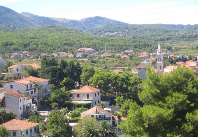 Apartment in Jelsa - Apartment in Jelsa with Balcony, Air condition, WIFI (3621-1) Apartment in Jelsa - Apartment in Jelsa with Balcony, Air condition, WIFI (3621-1)