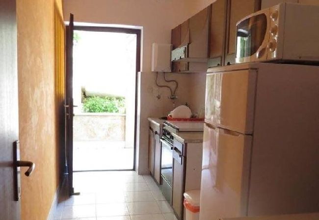 Apartment in Jelsa - Apartment in Jelsa with Terrace, Air condition, WIFI (3621-2) Apartment in Jelsa - Apartment in Jelsa with Terrace, Air condition, WIFI (3621-2)
