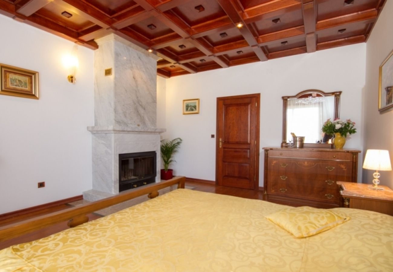 Apartment in Rovinj - Apartment in Rovinj with Terrace, Air condition, WIFI (3631-5)