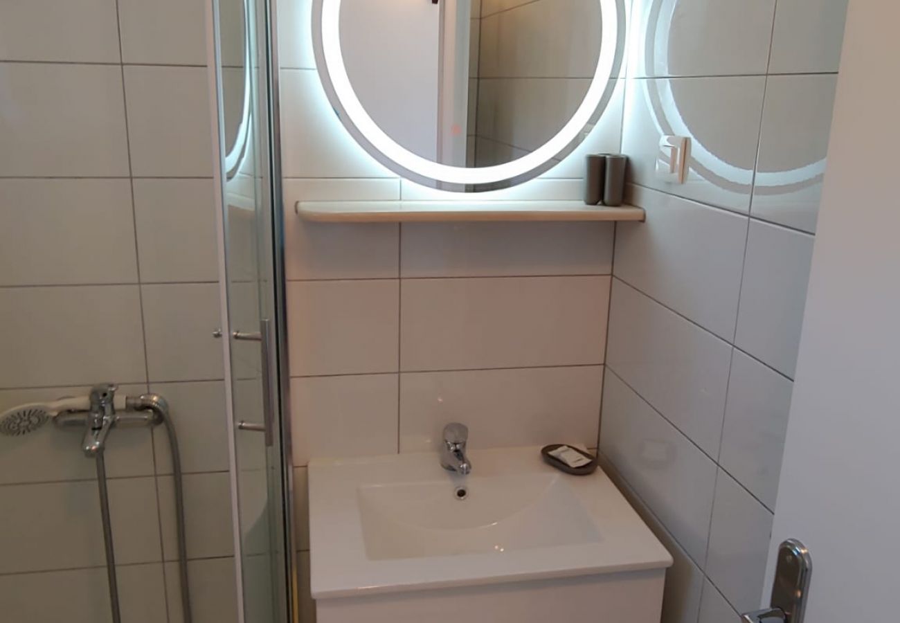 Studio in Bol - Studio apartment in Bol with Balcony, Air condition, WIFI, Washing machine (3634-3)