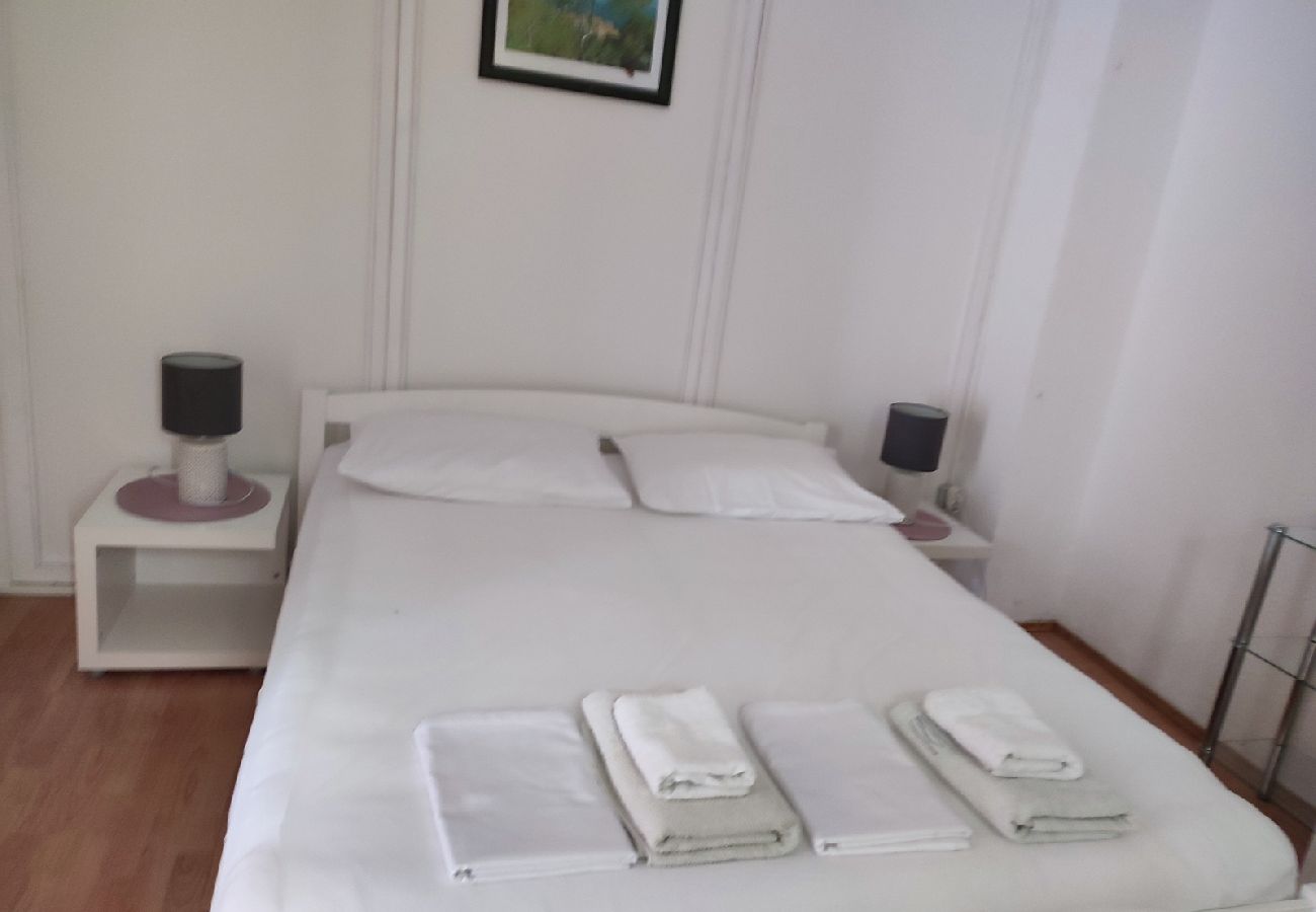 Apartment in Bol - Apartment in Bol with Terrace, Air condition, WIFI, Washing machine (3634-4)