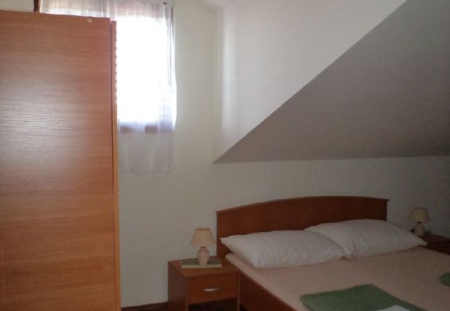 Apartment in Rab - Apartment in Barbat with Seaview, Balcony, Air condition, WIFI (3664-5) Apartment in Rab - Apartment in Barbat with Seaview, Balcony, Air condition, WIFI (3664-5)