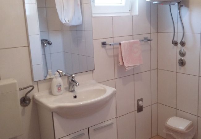 Apartment in Vodice - Apartment in Vodice with Seaview, Terrace, Air condition, WIFI (3671-5) Apartment in Vodice - Apartment in Vodice with Seaview, Terrace, Air condition, WIFI (3671-5)