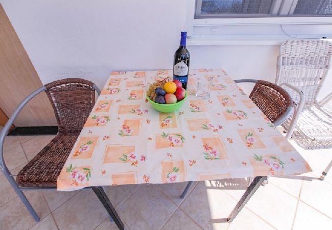 Studio in Podaca - Studio apartment in Podaca with Seaview, Terrace, WIFI (3676-2) Studio in Podaca - Studio apartment in Podaca with Seaview, Terrace, WIFI (3676-2)