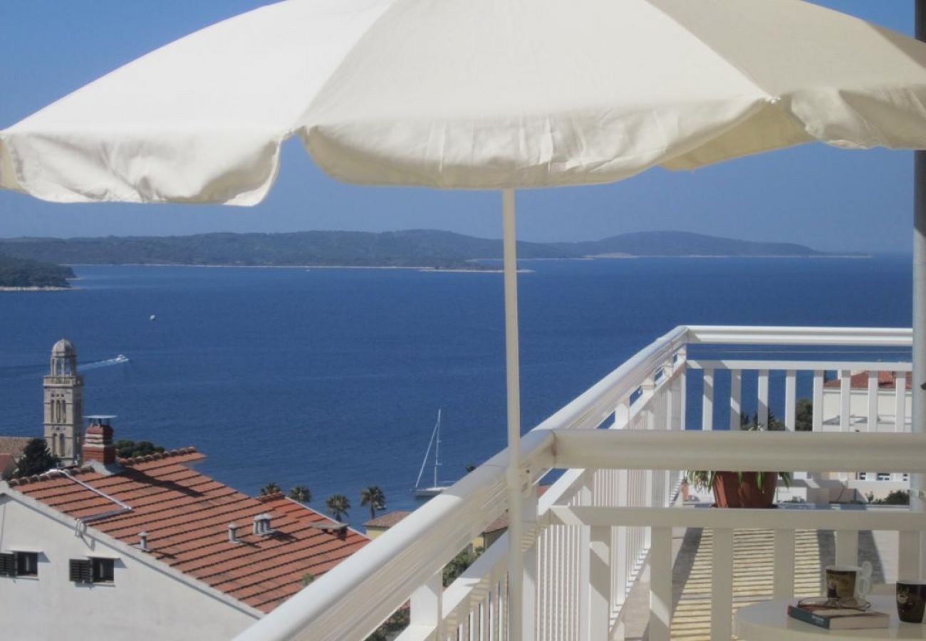 Studio in Hvar - Studio apartment in Hvar town with Seaview, Balcony, Air condition, WIFI (3666-1)