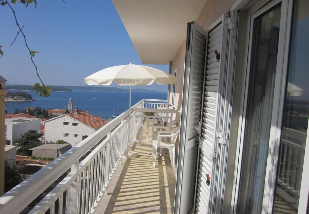 Studio in Hvar - Studio apartment in Hvar town with Seaview, Balcony, Air condition, WIFI (3666-1)