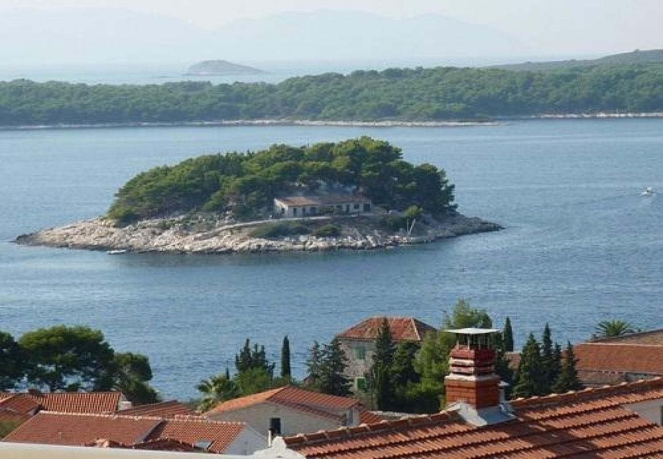 Studio in Hvar - Studio apartment in Hvar town with Seaview, Balcony, Air condition, WIFI (3666-1)