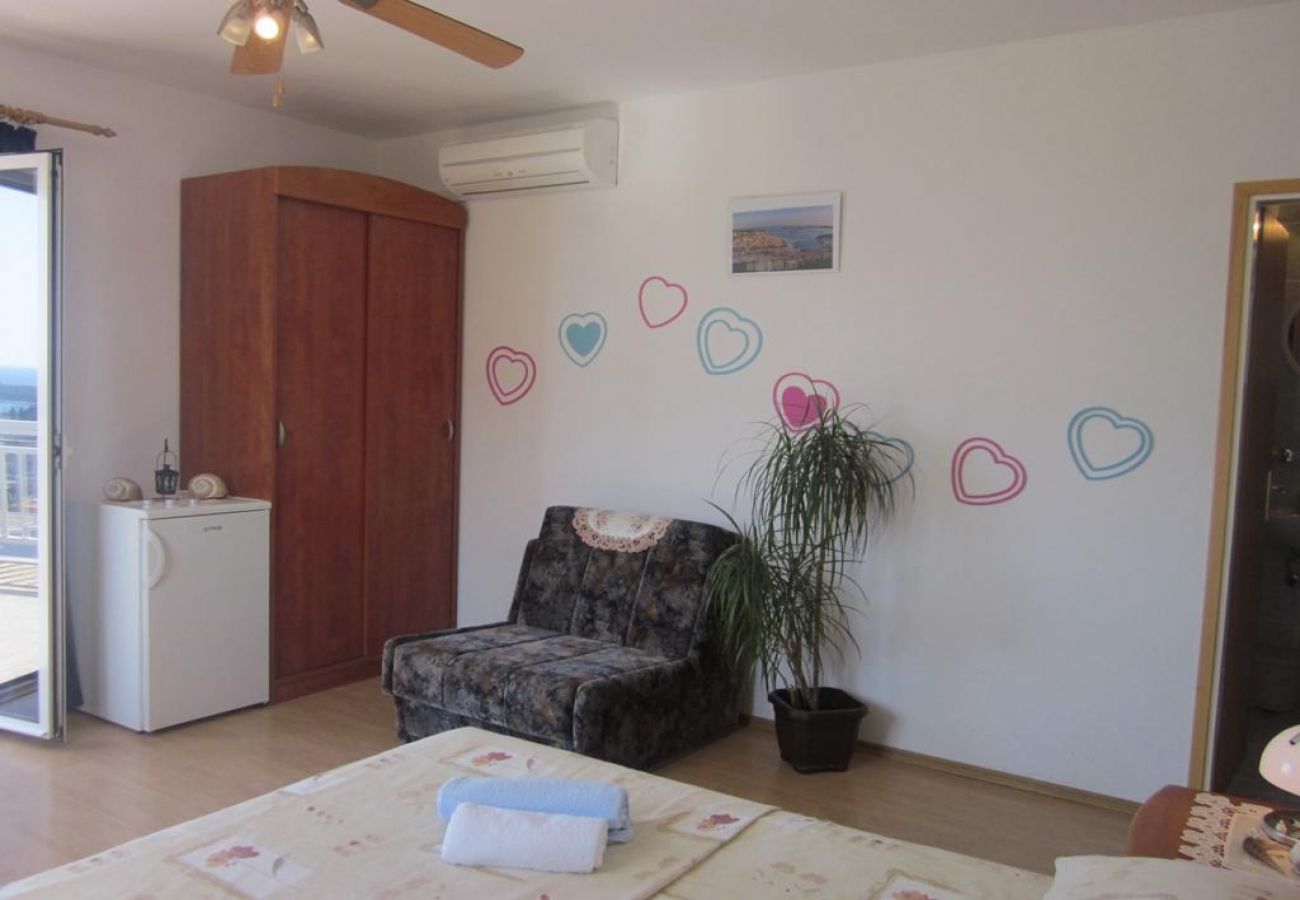 Rent by room in Hvar - Room in Hvar town with Seaview, Terrace, Air condition, WIFI (3666-3)