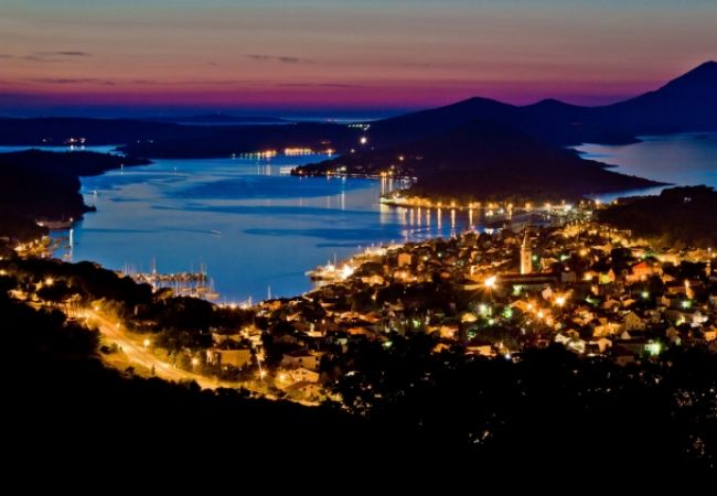 Apartment in Mali Lošinj - Apartment in Mali Lošinj with Terrace, Air condition, Washing machine (3683-1) Apartment in Mali Lošinj - Apartment in Mali Lošinj with Terrace, Air condition, Washing machine (3683-1)