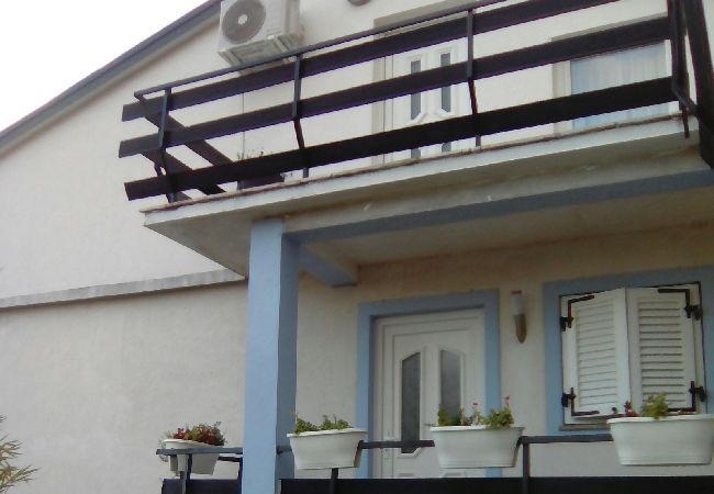 Apartment in Novi Vinodolski - Apartment in Novi Vinodolski with Seaview, Terrace, Air condition, WIFI (3667-2) Apartment in Novi Vinodolski - Apartment in Novi Vinodolski with Seaview, Terrace, Air condition, WIFI (3667-2)