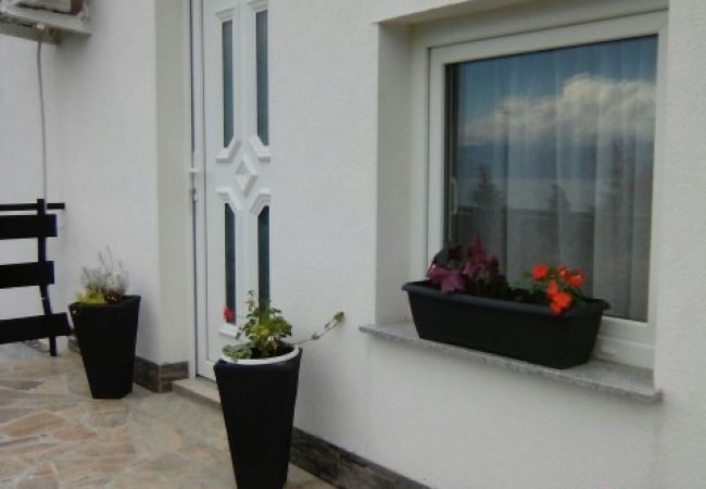 Apartment in Novi Vinodolski - Apartment in Novi Vinodolski with Seaview, Terrace, Air condition, WIFI (3667-4) Apartment in Novi Vinodolski - Apartment in Novi Vinodolski with Seaview, Terrace, Air condition, WIFI (3667-4)