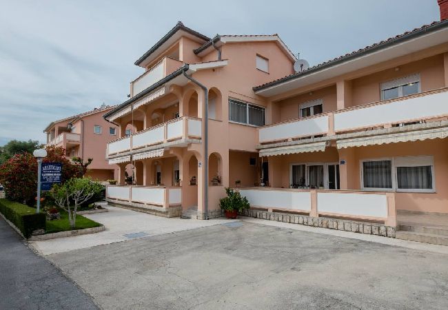 Apartment in Palit - Apartment in Palit with Seaview, Terrace, Air condition, WIFI (820-4) Apartment in Palit - Apartment in Palit with Seaview, Terrace, Air condition, WIFI (820-4)