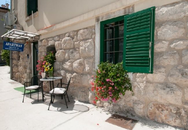 Apartment in Lovran - Apartment in Lovran with Seaview, Terrace, Air condition, WIFI (3698-1) Apartment in Lovran - Apartment in Lovran with Seaview, Terrace, Air condition, WIFI (3698-1)