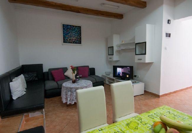 Apartment in Lovran - Apartment in Lovran with Seaview, Terrace, Air condition, WIFI (3698-2) Apartment in Lovran - Apartment in Lovran with Seaview, Terrace, Air condition, WIFI (3698-2)