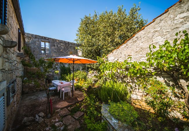 House in Žrnovo - Holiday Home in Žrnovo with Terrace, Air condition, WIFI (3709-2) House in Žrnovo - Holiday Home in Žrnovo with Terrace, Air condition, WIFI (3709-2)
