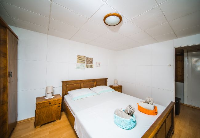House in Žrnovo - Holiday Home in Žrnovo with Terrace, Air condition, WIFI (3709-2) House in Žrnovo - Holiday Home in Žrnovo with Terrace, Air condition, WIFI (3709-2)