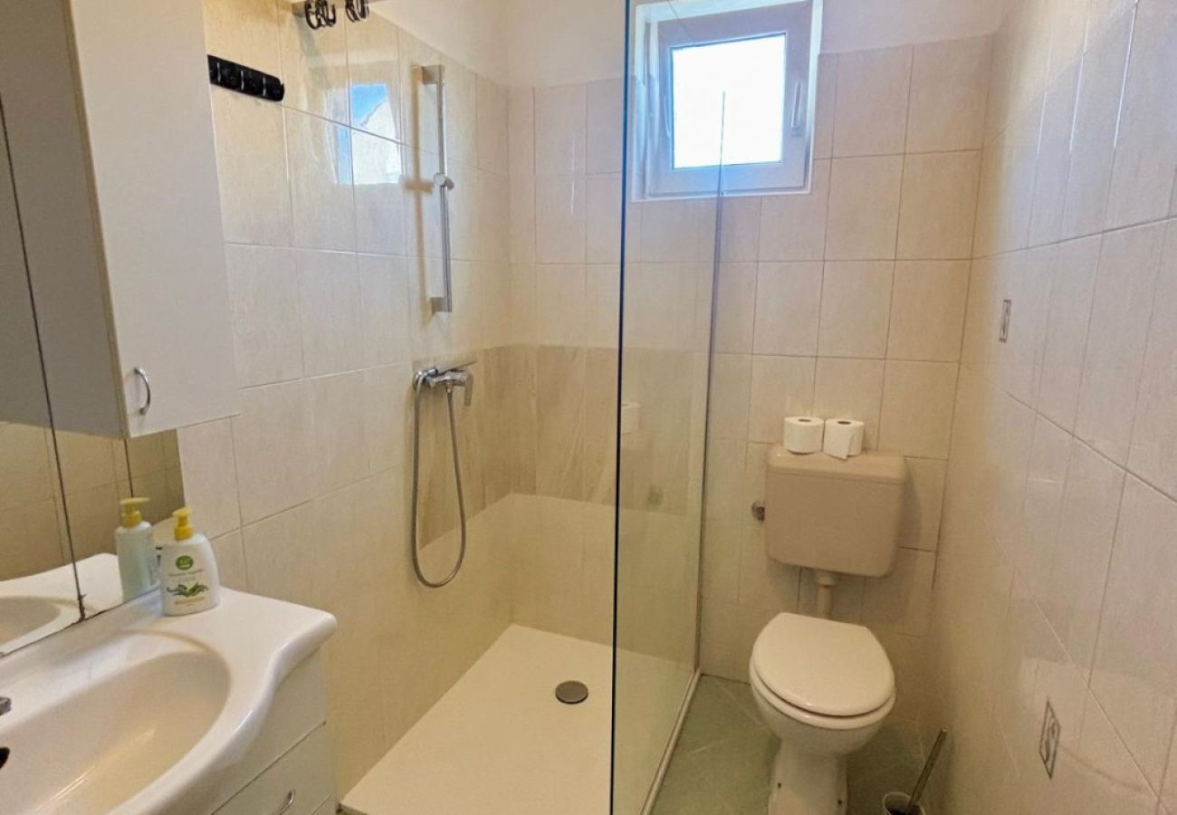 Apartment in Nin - Apartment in Nin with Terrace, Air condition, WIFI (3718-1)