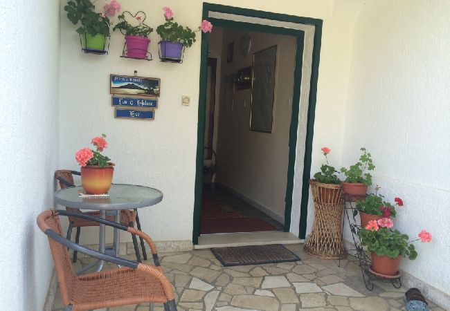 Apartment in Rab - Apartment in Rab with Seaview, Balcony, WIFI, Washing machine (3728-1) Apartment in Rab - Apartment in Rab with Seaview, Balcony, WIFI, Washing machine (3728-1)