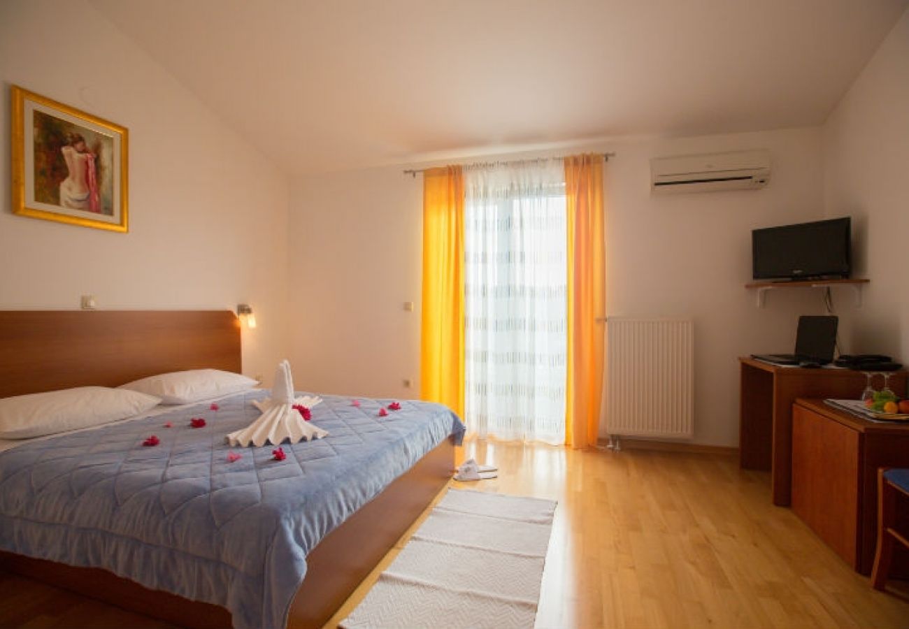 Rent by room in Novalja - Room in Novalja with Seaview, Balcony, Air condition, WIFI (3764-5)