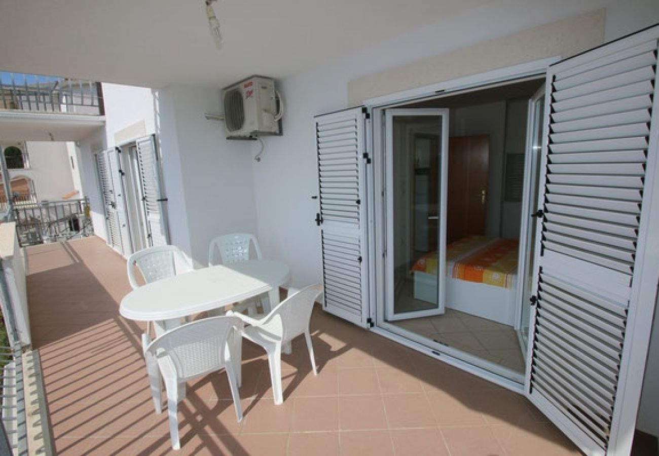 Apartment in Stanici - Apartment in Stanići with Seaview, Terrace, Air condition, WIFI (3782-2)