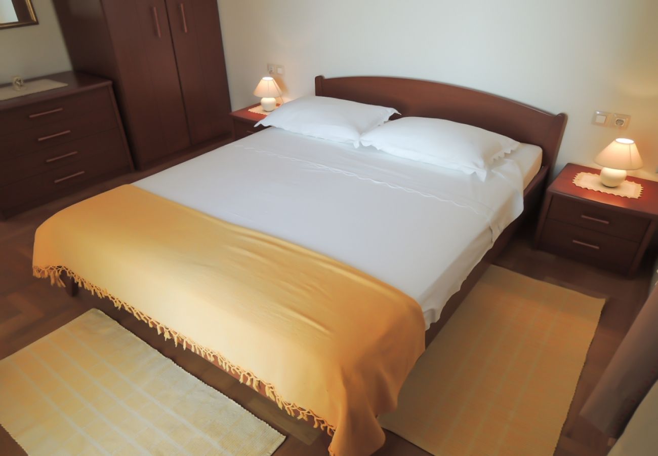 Apartment in Baška Voda - Apartment in Baška Voda with Seaview, Balcony, Air condition, WIFI (3785-1)