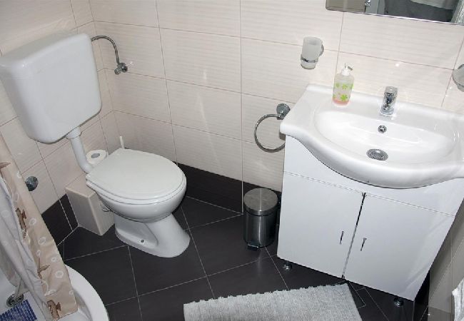 Apartment in Trogir - Apartment in Trogir with Seaview, Terrace, Air condition, WIFI (3788-2) Apartment in Trogir - Apartment in Trogir with Seaview, Terrace, Air condition, WIFI (3788-2)