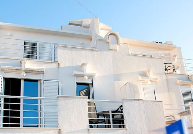 Apartment in Trogir - Apartment in Trogir with Seaview, Terrace, Air condition, WIFI (3788-2) Apartment in Trogir - Apartment in Trogir with Seaview, Terrace, Air condition, WIFI (3788-2)