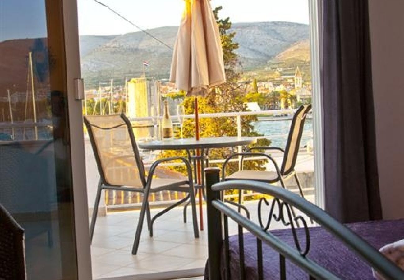 Apartment in Trogir - Apartment in Trogir with Seaview, Terrace, Air condition, WIFI (3788-2)