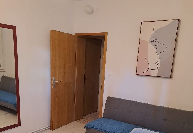 Apartment in Punat - Apartment in Punat with Terrace, Air condition, WIFI, Washing machine (3829-2) Apartment in Punat - Apartment in Punat with Terrace, Air condition, WIFI, Washing machine (3829-2)