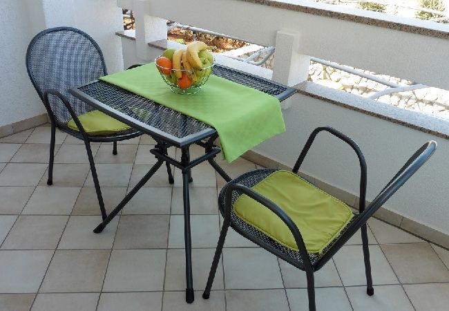 Apartment in Punat - Apartment in Punat with Terrace, Air condition, WIFI, Washing machine (3829-3) Apartment in Punat - Apartment in Punat with Terrace, Air condition, WIFI, Washing machine (3829-3)
