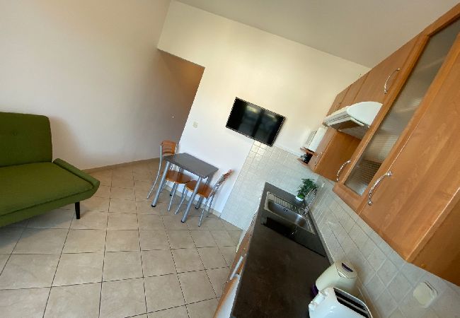 Apartment in Punat - Apartment in Punat with Terrace, Air condition, WIFI, Washing machine (3829-3) Apartment in Punat - Apartment in Punat with Terrace, Air condition, WIFI, Washing machine (3829-3)