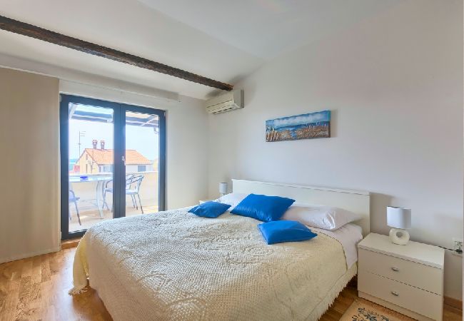 Apartment in Štinjan - Apartment in Štinjan with Seaview, Terrace, Air condition, WIFI (3326-2) Apartment in Štinjan - Apartment in Štinjan with Seaview, Terrace, Air condition, WIFI (3326-2)