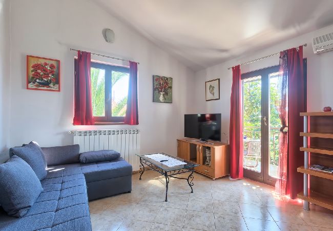 Apartment in Štinjan - Apartment in Štinjan with Seaview, Balcony, Air condition, WIFI (3326-5) Apartment in Štinjan - Apartment in Štinjan with Seaview, Balcony, Air condition, WIFI (3326-5)