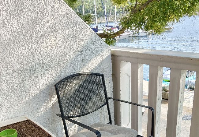 Apartment in Jadranovo - Apartment in Jadranovo with Seaview, Balcony, Air condition, WIFI (3856-1) Apartment in Jadranovo - Apartment in Jadranovo with Seaview, Balcony, Air condition, WIFI (3856-1)