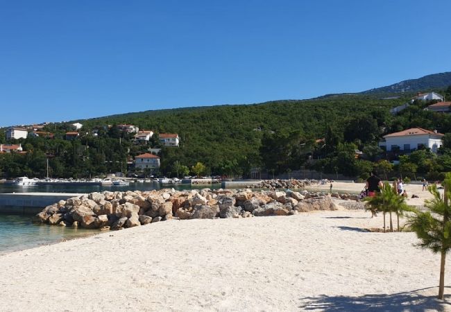 Apartment in Jadranovo - Apartment in Jadranovo with Seaview, Balcony, Air condition, WIFI (3856-2) Apartment in Jadranovo - Apartment in Jadranovo with Seaview, Balcony, Air condition, WIFI (3856-2)