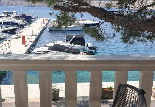 Apartment in Jadranovo - Apartment in Jadranovo with Seaview, Balcony, Air condition, WIFI (3856-2) Apartment in Jadranovo - Apartment in Jadranovo with Seaview, Balcony, Air condition, WIFI (3856-2)