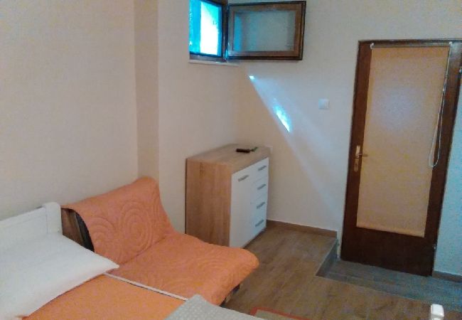 Studio in Jadranovo - Studio apartment in Jadranovo with Balcony, Air condition, WIFI (3856-3) Studio in Jadranovo - Studio apartment in Jadranovo with Balcony, Air condition, WIFI (3856-3)