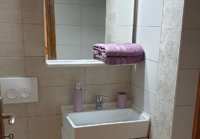Studio in Jadranovo - Studio apartment in Jadranovo with Balcony, Air condition, WIFI (3856-3) Studio in Jadranovo - Studio apartment in Jadranovo with Balcony, Air condition, WIFI (3856-3)