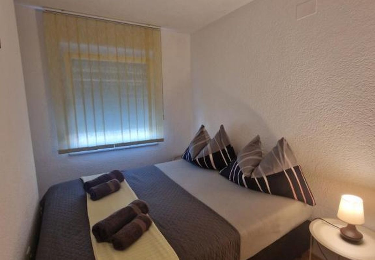 Apartment in Nin - Apartment in Zaton (Zadar) with Terrace, Air condition, WIFI, Washing machine (4141-1)