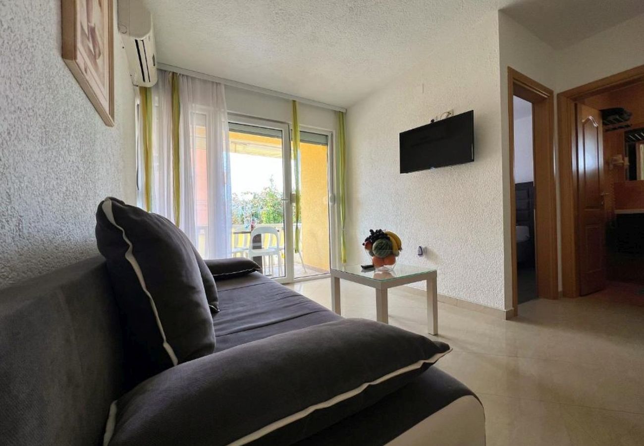 Apartment in Nin - Apartment in Zaton (Zadar) with Terrace, Air condition, WIFI, Washing machine (4141-3)