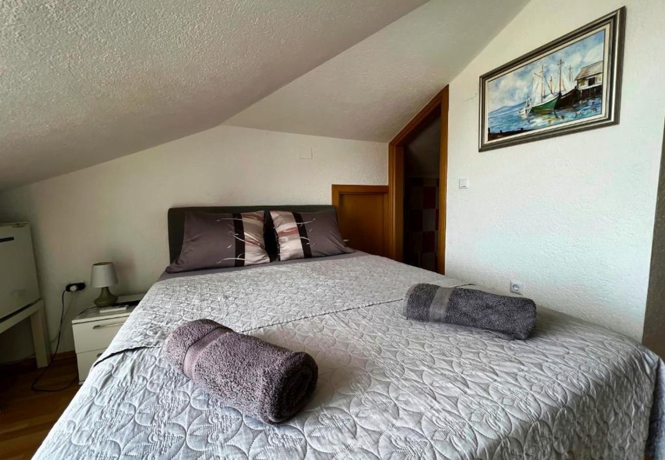 Rent by room in Nin - Room in Zaton (Zadar) with Seaview, Terrace, WIFI, Washing machine (4141-7)