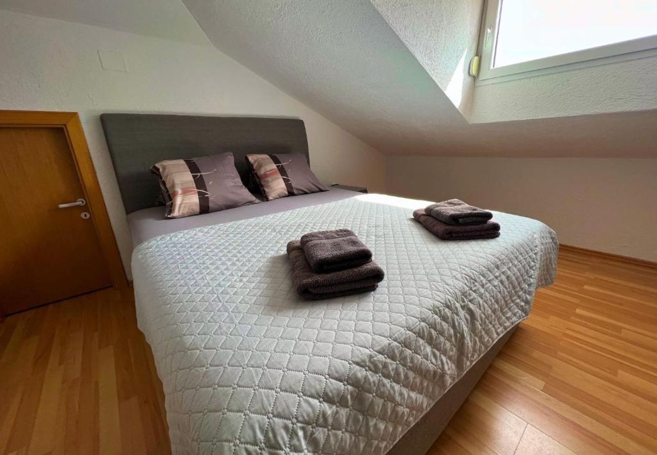 Rent by room in Nin - Room in Zaton (Zadar) with Seaview, Terrace, WIFI, Washing machine (4141-7)