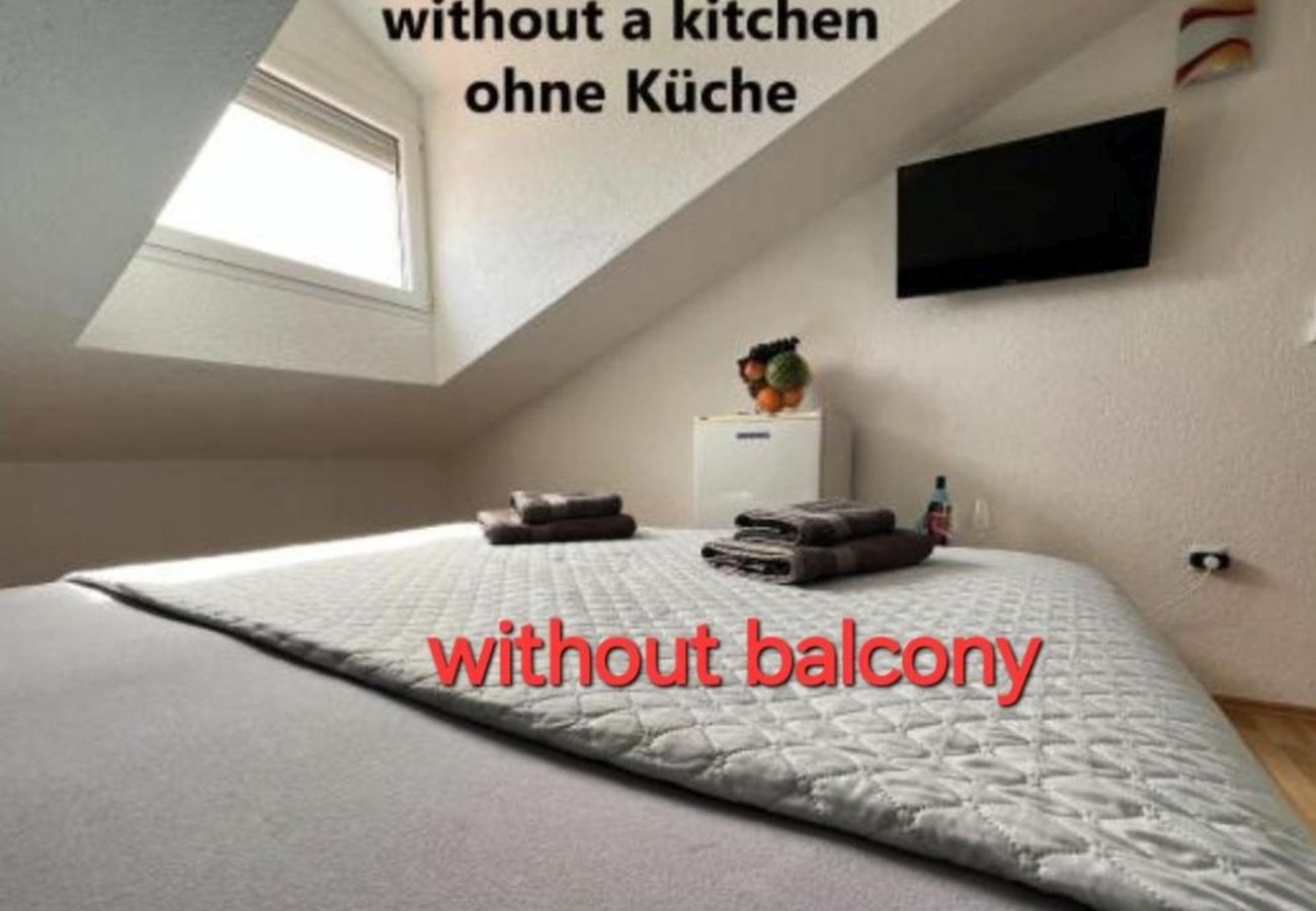 Rent by room in Nin - Room in Zaton (Zadar) with WIFI, Washing machine (4141-8)