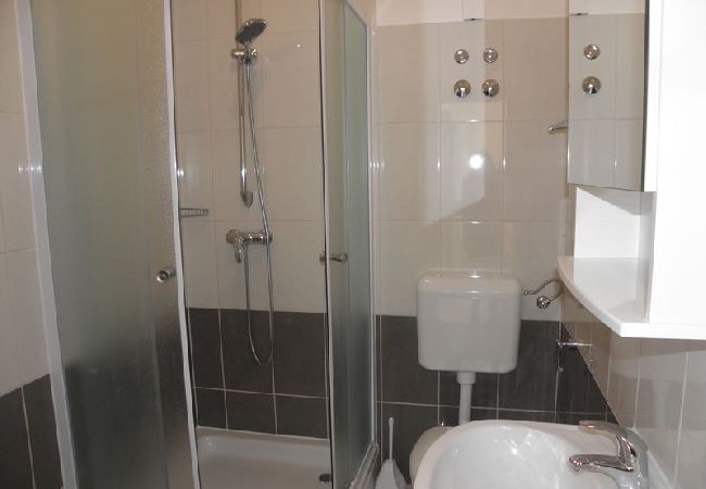 Apartment in Duce - Apartment in Duće with Terrace, Air condition, WIFI, Washing machine (4166-6) Apartment in Duce - Apartment in Duće with Terrace, Air condition, WIFI, Washing machine (4166-6)