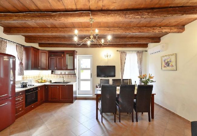 House in Omiš - Holiday Home in Omiš with Terrace, Air condition, WIFI, Washing machine (4183-1) House in Omiš - Holiday Home in Omiš with Terrace, Air condition, WIFI, Washing machine (4183-1)