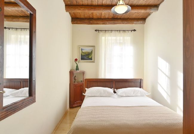 House in Omiš - Holiday Home in Omiš with Terrace, Air condition, WIFI, Washing machine (4183-1) House in Omiš - Holiday Home in Omiš with Terrace, Air condition, WIFI, Washing machine (4183-1)