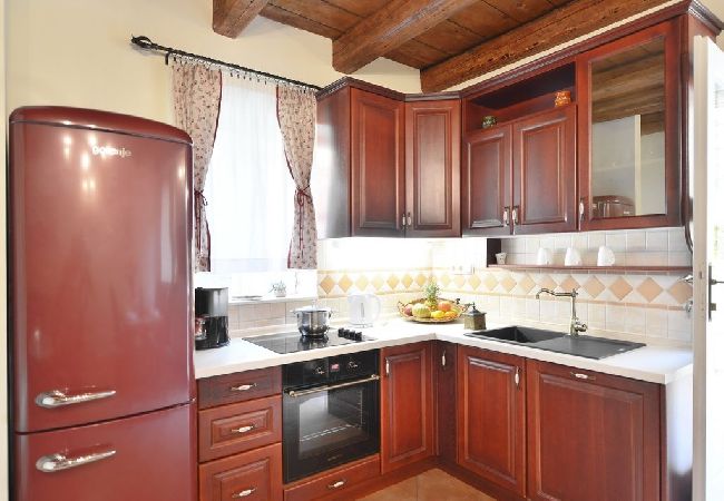House in Omiš - Holiday Home in Omiš with Terrace, Air condition, WIFI, Washing machine (4183-1) House in Omiš - Holiday Home in Omiš with Terrace, Air condition, WIFI, Washing machine (4183-1)