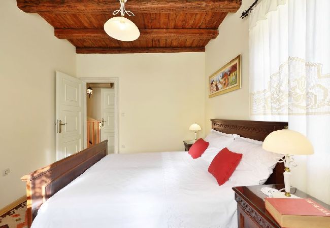 House in Omiš - Holiday Home in Omiš with Terrace, Air condition, WIFI, Washing machine (4183-1) House in Omiš - Holiday Home in Omiš with Terrace, Air condition, WIFI, Washing machine (4183-1)