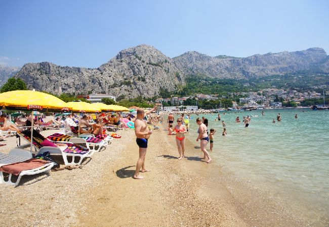 House in Omiš - Holiday Home in Omiš with Terrace, Air condition, WIFI, Washing machine (4183-1) House in Omiš - Holiday Home in Omiš with Terrace, Air condition, WIFI, Washing machine (4183-1)